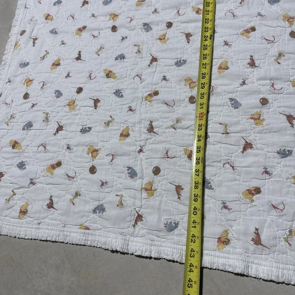 Sears Vintage Winnie the Pooh Baby Crib Quilt Blanket White Ruffles Read DESCRIP